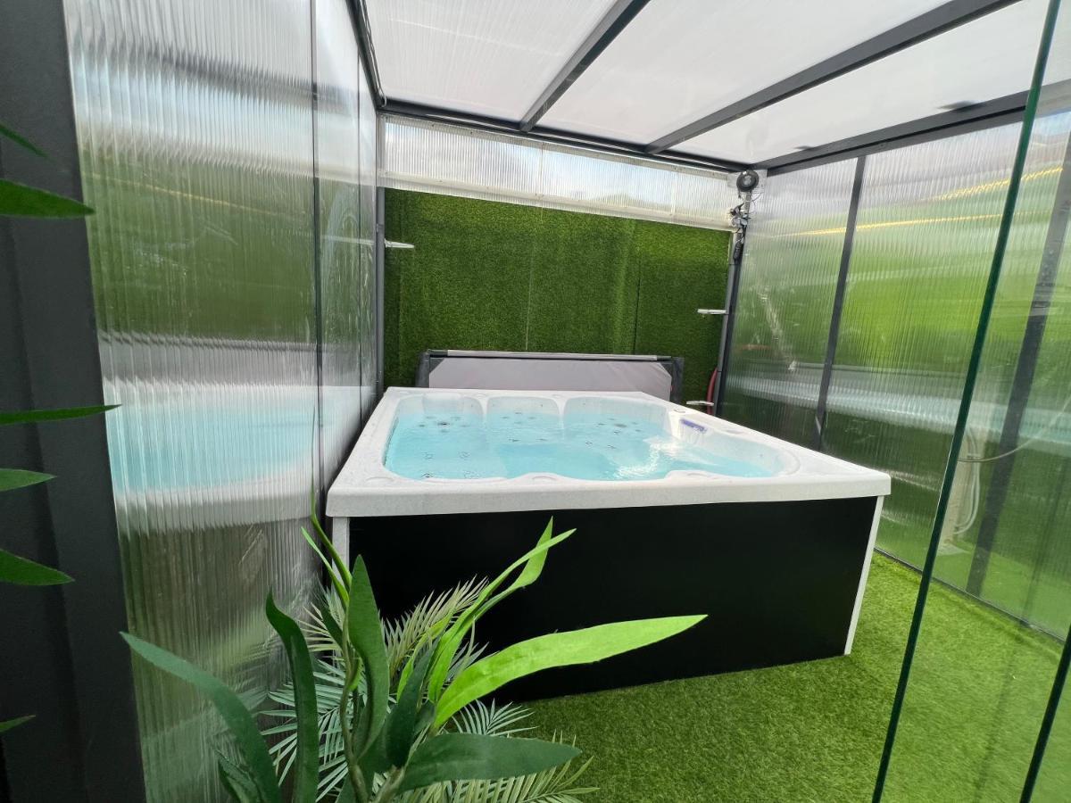 Capsule océan Jacuzzi / billard / Netflix Apartment Valenciennes Exterior foto